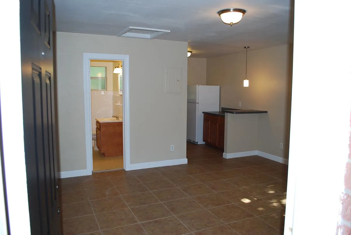 1557 Palm Ave — Photo 4