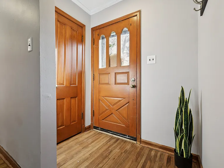 1010 SW Kenworthy Dr — Photo 3