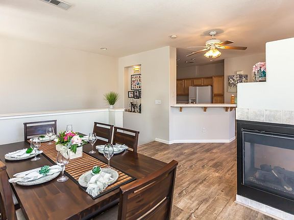 3rd image of 889 Monarch Cir