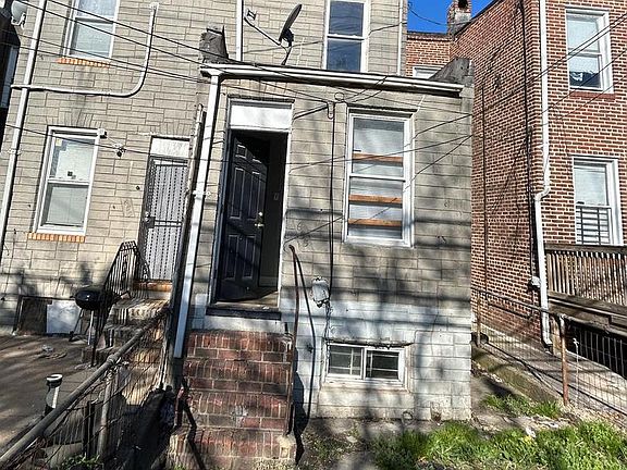 3rd image of 635 N Highland Ave