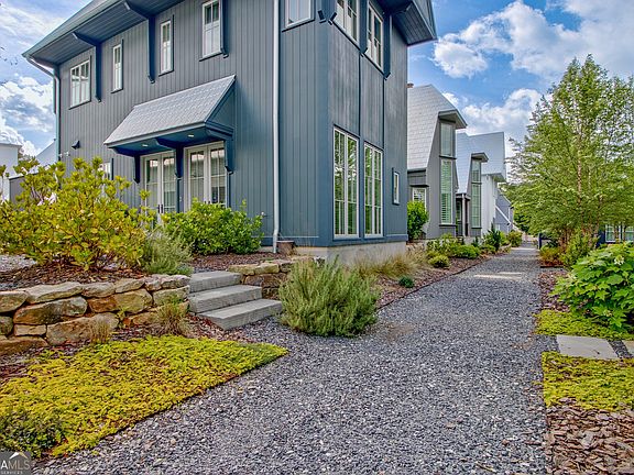 4th image of 120 Channing Ln