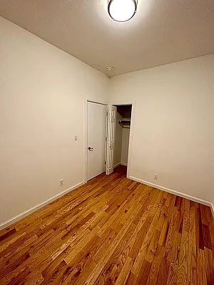 Rented by Max Apt LLC | media 31