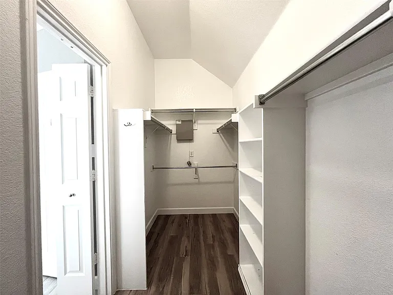 6816 Forest Hills Dr — Photo 5