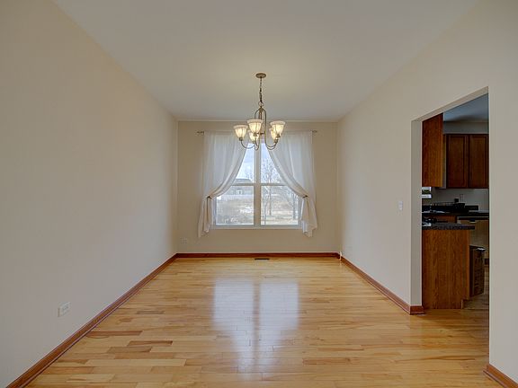 5th image of 11320 S Maplewood Dr