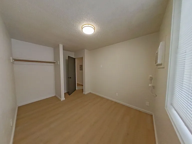 University Manor - Newly Renovated Units just a short walk from Campus! — Photo 40
