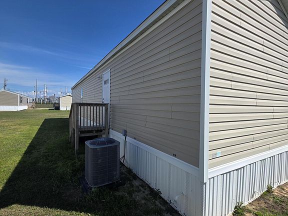 2nd image of 5921 Nadine Rd #M