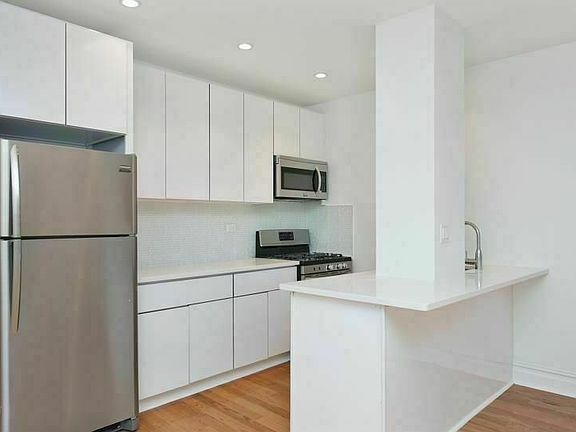 4th image of 105 Bennett Ave APT 22A