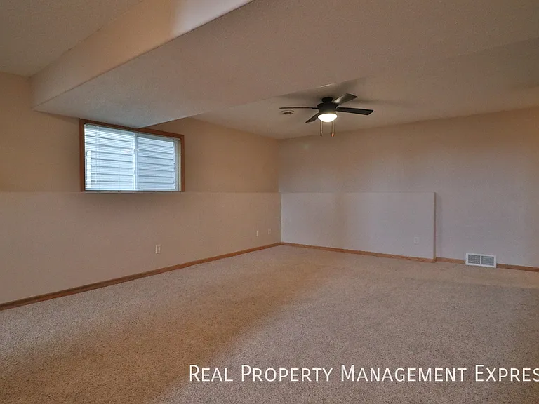 1111 S Dundee Dr — Photo 12