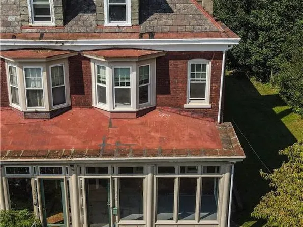 312 N 10th St, Easton, PA 18042