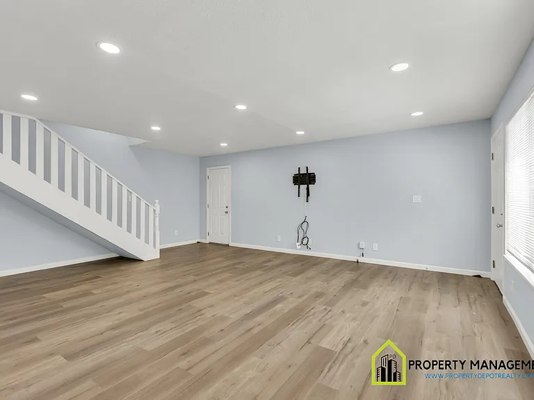 5334 Karbet Way — Photo 10