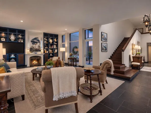 5000 Longmont Dr APT 15, Houston, TX 77056