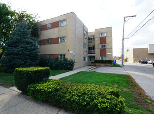 9140 Skokie Blvd APT 202, Skokie, IL 60077