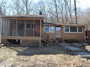 15 Setting Sun Trl, West Milford, NJ 07480