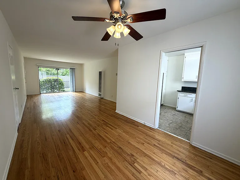 255 S Oakland Avenue — Photo 14