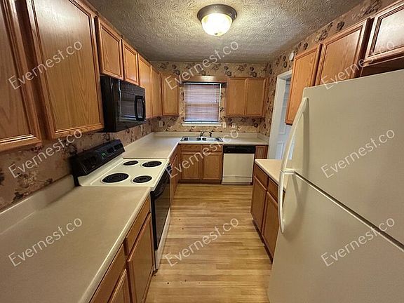 3rd image of 6549 Wellington Chase Ct