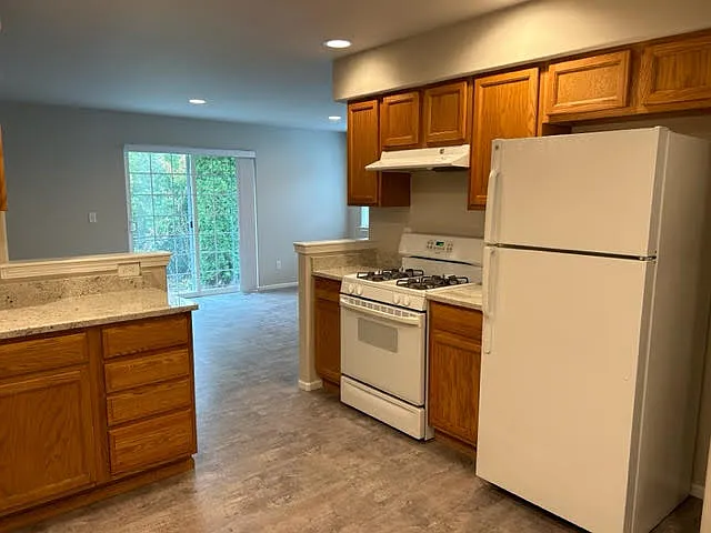 2 bed, 900 sqft, $2,195 — Photo 3
