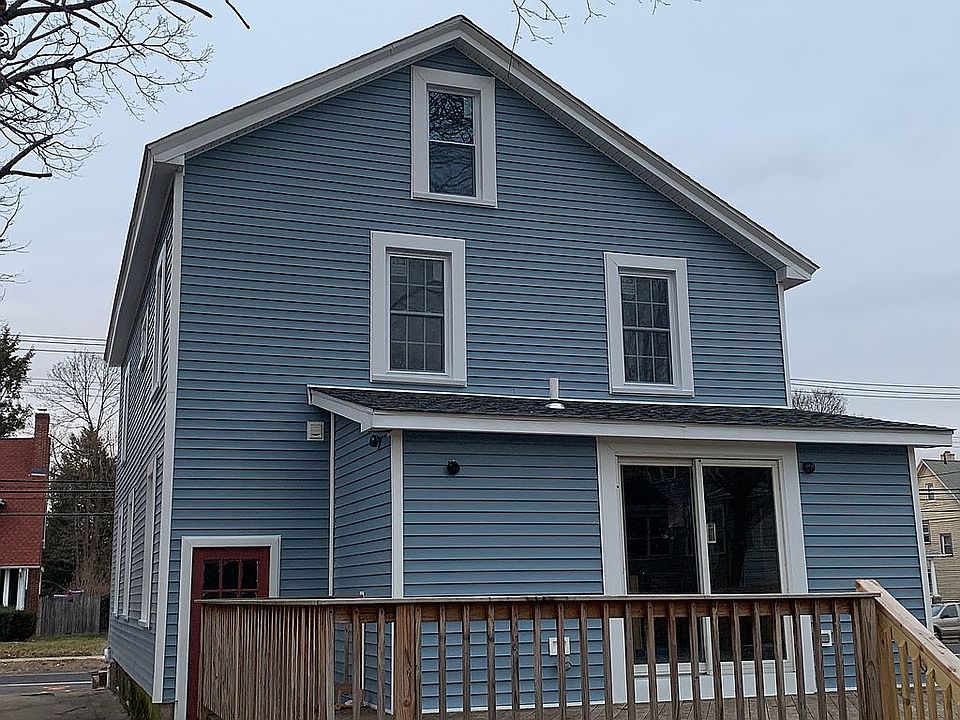 2nd image of 92 Putnam Ave