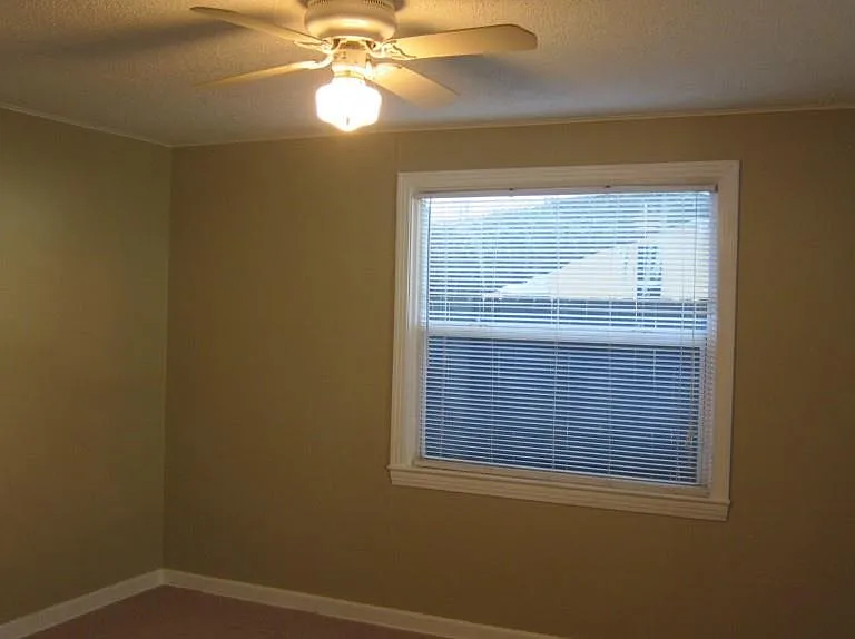 815 Bay St — Photo 9