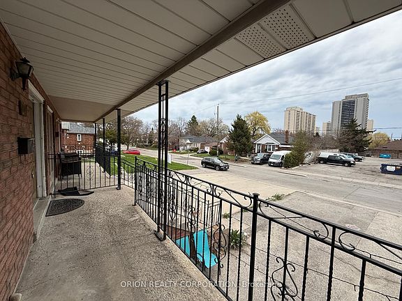 5th image of 274 Viewmount Ave