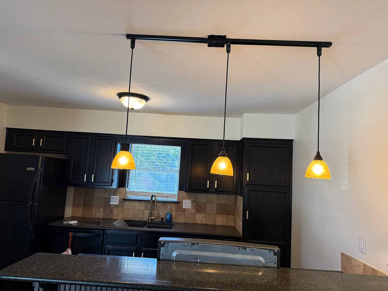 233 NE Bayview Dr — Photo 3