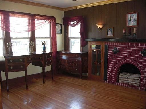 1st image of 4649 W Wrightwood Ave