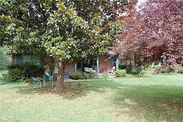 2nd image of 7201 Meadow Wood Rd