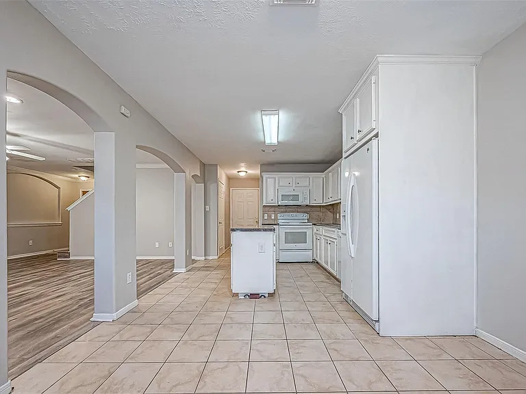 10043 Morocco Rd — Photo 18