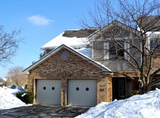 107 Country Club Dr, Bloomingdale, IL 60108