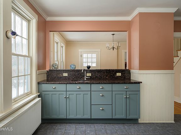 3rd image of 1539 Green River Rd #2