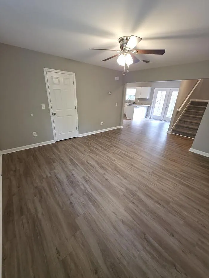3 bed, 2.5 bath, 1657 sqft, $2,000 — Photo 2