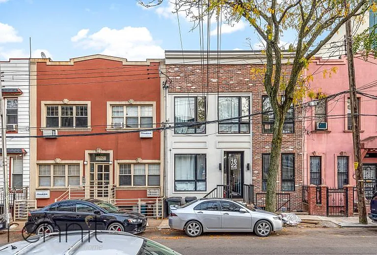 Summerfield St — Photo 15