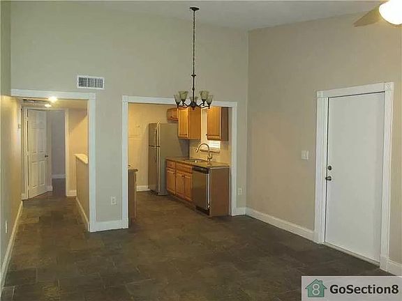 3rd image of 722 N Lauderdale Ave