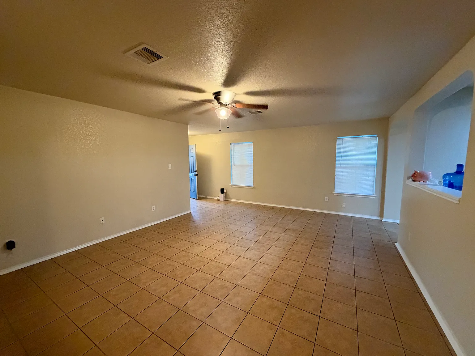 3 bed, 1639 sqft, $1,700 — Photo 4