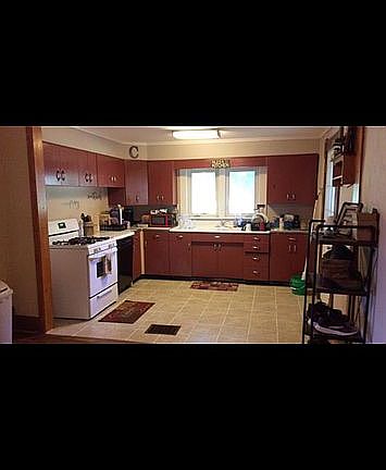 3rd image of 110 W 2nd St E