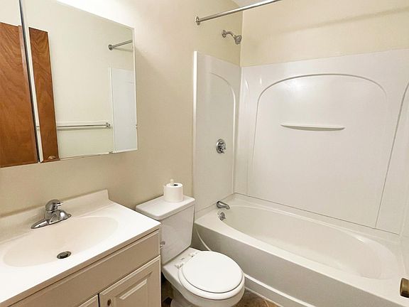 2nd image of 12 Craig Ave #5T