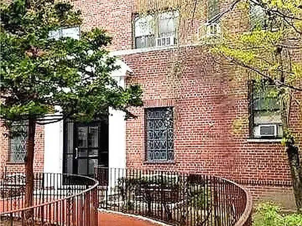6141 Saunders St APT B49, Flushing, NY 11374