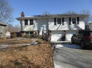 225 SW Westminister Rd, Blue Springs, MO 64014