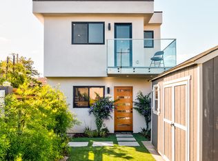 12153 E Palms Blvd, Los Angeles, CA 90066