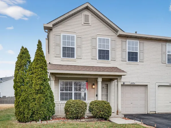1451 Red Top Ln, Minooka, IL 60447
