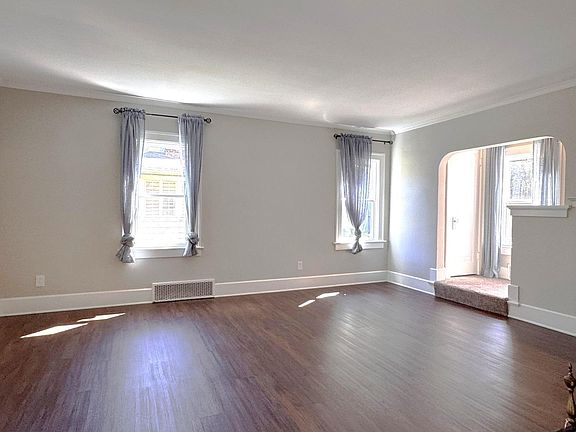 3rd image of 3437 Pelham Rd
