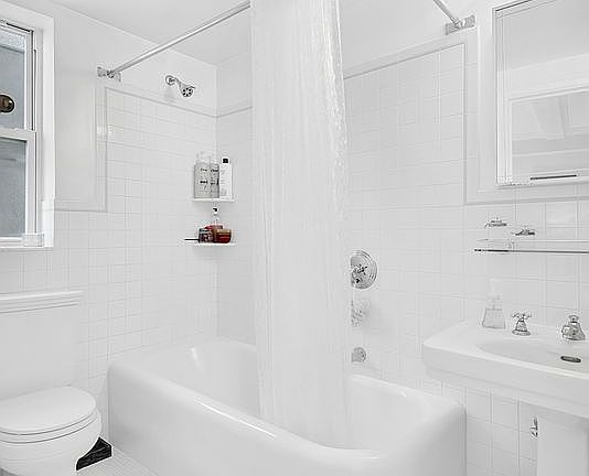 4th image of 444 E 52nd St APT 6-E