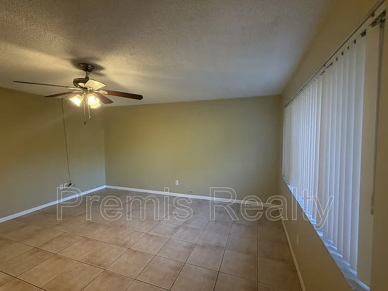 2 bed, 1.0 bath, 1000 sqft, $1,495 — Photo 3