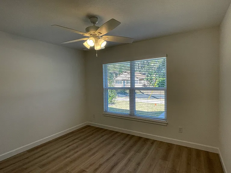 1218 Liberty Ave #1 — Photo 16