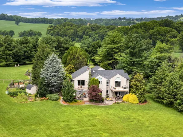 125 Klopp Rd, Robesonia, PA 19551