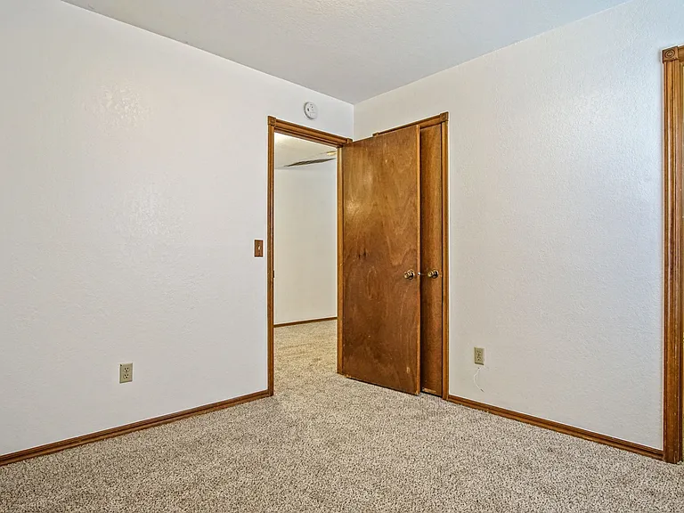 8910 Oak Valley Dr — Photo 8