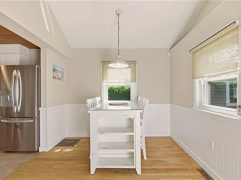 272 Riverside St — Photo 22