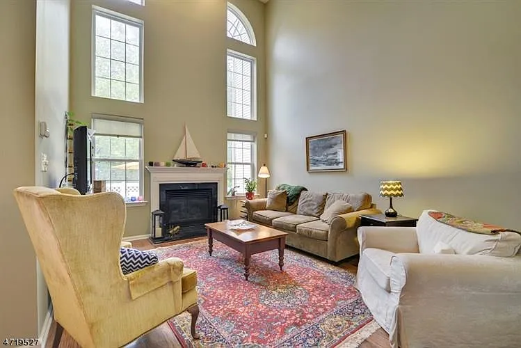 92 Constitution Way photo 1