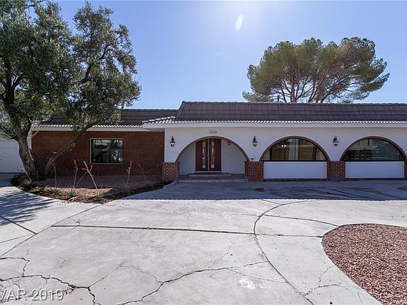 3rd image of 3328 Seminole Cir