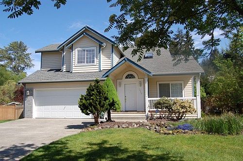 1st image of 2428 20th Ct NE