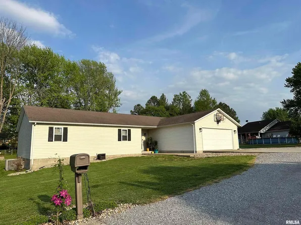 40 Orchard Rd, Harrisburg, IL 62946